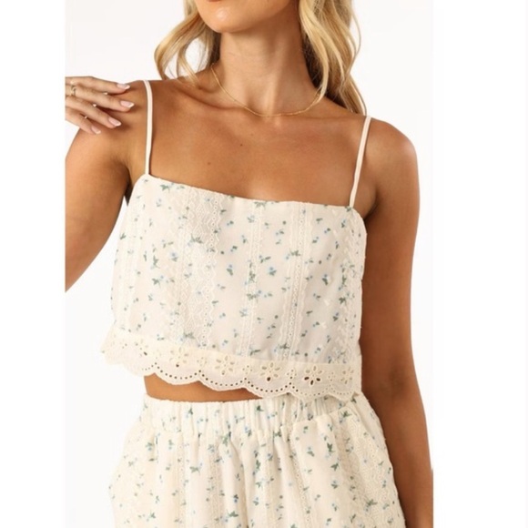 Petal and Pup $98 Alison floral crop camisole & pants Set - Blue Floral - Picture 3 of 3